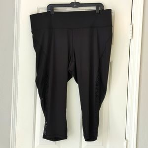 Lane Bryant Livi Active Black lace and mesh capri bottoms size 22/24